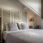 Valkenhof 2*