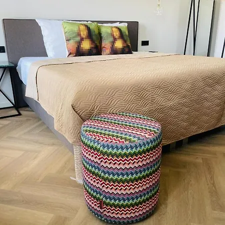 Valkenhof 2*