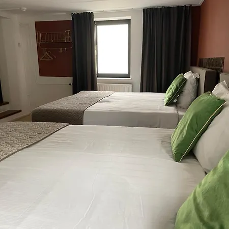 Valkenhof فندق 2*