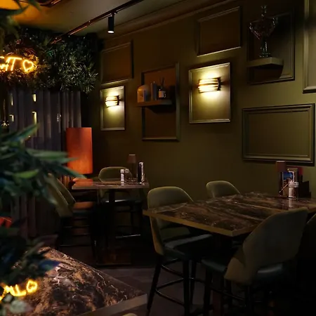 Valkenhof 2* 팔켄뷔르흐안더횔